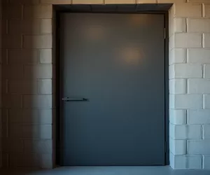 Czy drzwi do kotłowni muszą być metalowe
