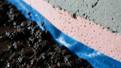 hydroizolacja zapobiegająca migracji wody za izolacją