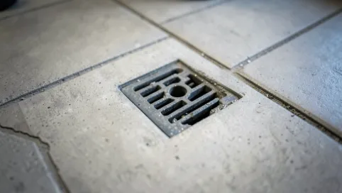 Odpływ liniowy w garażu